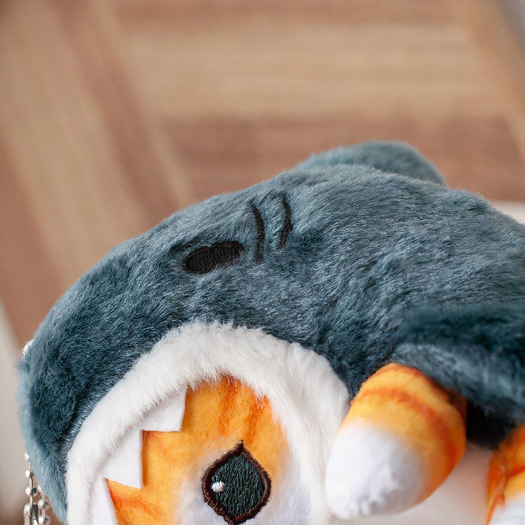 Peluche Chat Requin Tigré Déguisé 13cm
