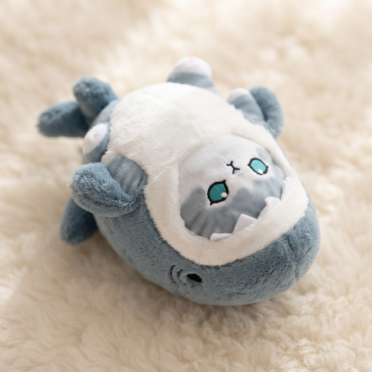 Peluche Chat Déguisé en Requin Kawaii