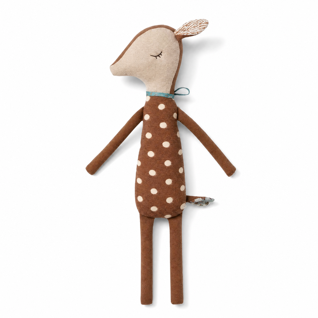 Hertenknuffel in jurk met stippen