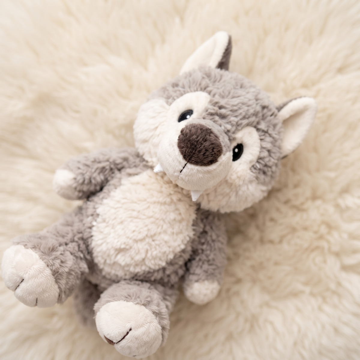 Peluche Loup Gris Assis